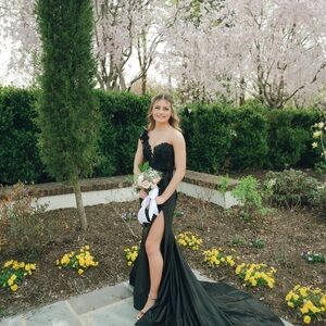 Sherri Hill Black Formal Dress with train